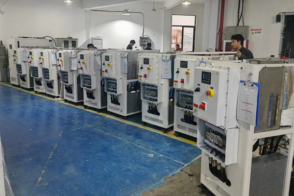 水冷式低溫冷凍機為什么會漏水？怎么解決？