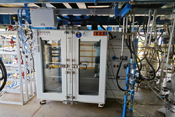 新芝阿弗斯防爆制冷控溫系統(tǒng)與高低溫試驗箱設(shè)備實拍圖3